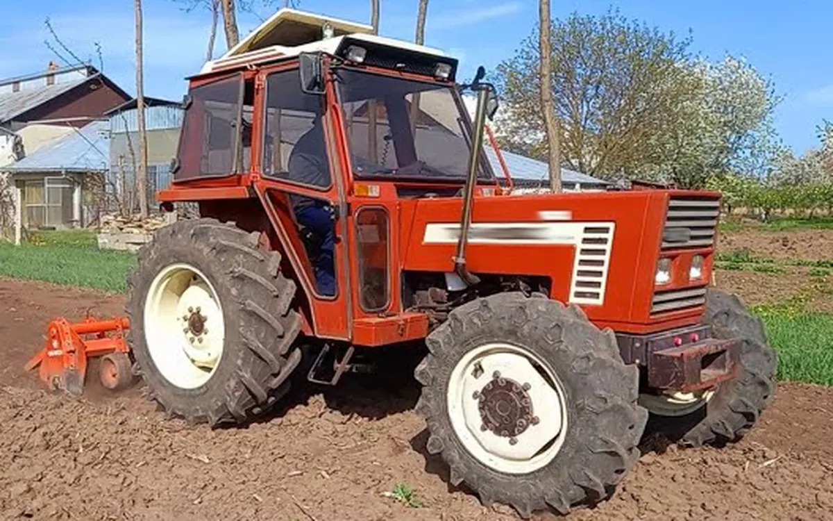 Tractor Hydraulic Pump Installation
